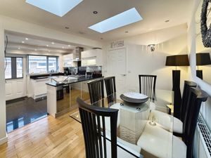 Kitchen/Diner- click for photo gallery